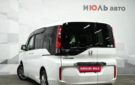 Honda Stepwgn IV, 2017 год, 2 250 000 рублей, 4 фотография