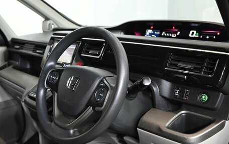 Honda Stepwgn IV, 2017 год, 2 250 000 рублей, 11 фотография