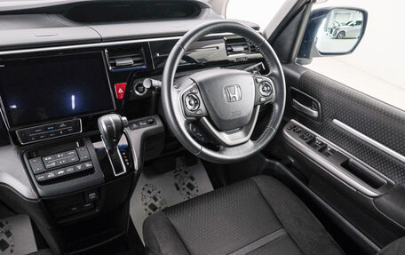 Honda Stepwgn IV, 2019 год, 2 499 000 рублей, 10 фотография