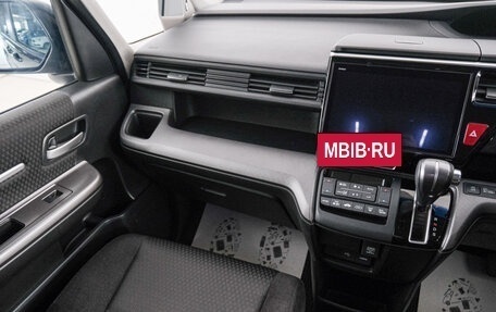 Honda Stepwgn IV, 2019 год, 2 499 000 рублей, 12 фотография