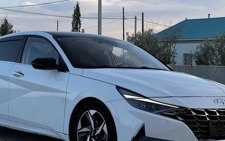 Hyundai Elantra, 2022 год, 1 655 000 рублей, 2 фотография