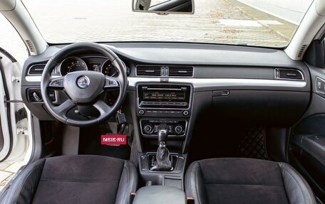 Skoda Superb III рестайлинг, 2013 год, 1 055 000 рублей, 16 фотография