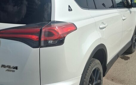 Toyota RAV4, 2018 год, 2 830 000 рублей, 5 фотография