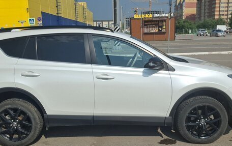 Toyota RAV4, 2018 год, 2 830 000 рублей, 4 фотография