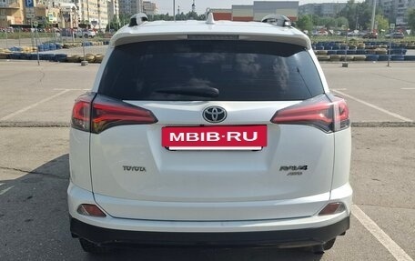 Toyota RAV4, 2018 год, 2 830 000 рублей, 8 фотография
