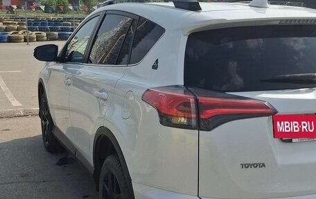 Toyota RAV4, 2018 год, 2 830 000 рублей, 7 фотография