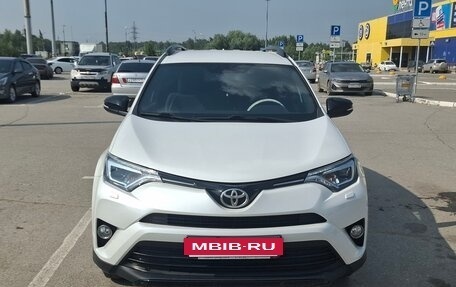 Toyota RAV4, 2018 год, 2 830 000 рублей, 2 фотография