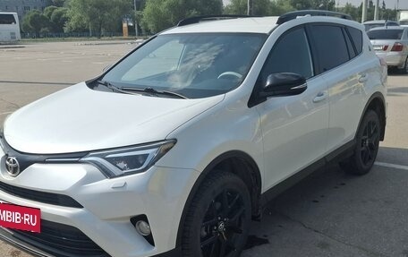Toyota RAV4, 2018 год, 2 830 000 рублей, 11 фотография