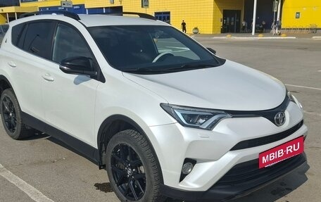 Toyota RAV4, 2018 год, 2 830 000 рублей, 3 фотография