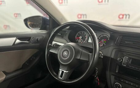 Volkswagen Jetta VI, 2013 год, 849 000 рублей, 13 фотография