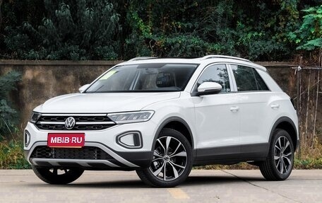 Volkswagen T-Roc I, 2023 год, 2 390 000 рублей, 1 фотография
