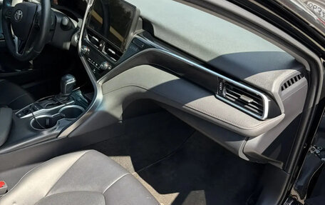 Toyota Camry, 2022 год, 3 500 000 рублей, 4 фотография