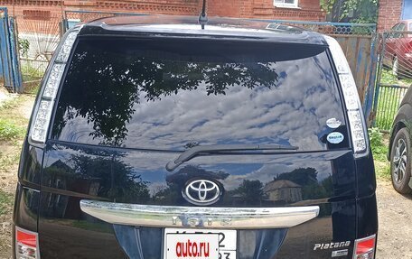 Toyota ISis I, 2011 год, 1 400 000 рублей, 2 фотография