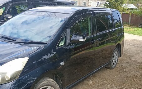 Toyota ISis I, 2011 год, 1 400 000 рублей, 3 фотография