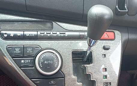 Toyota ISis I, 2011 год, 1 400 000 рублей, 8 фотография