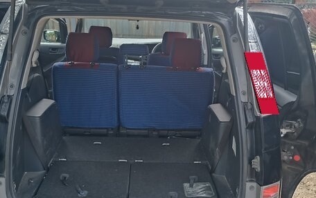 Toyota ISis I, 2011 год, 1 400 000 рублей, 18 фотография