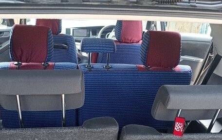 Toyota ISis I, 2011 год, 1 400 000 рублей, 17 фотография