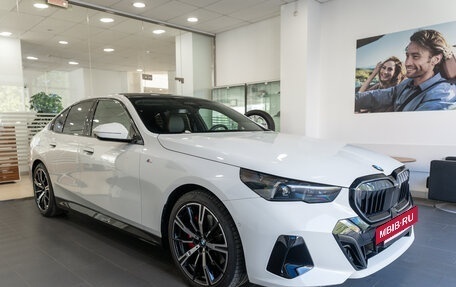 BMW 5 серия, 2024 год, 8 100 000 рублей, 3 фотография