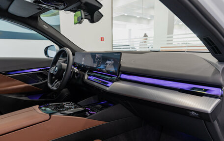 BMW 5 серия, 2024 год, 8 100 000 рублей, 13 фотография