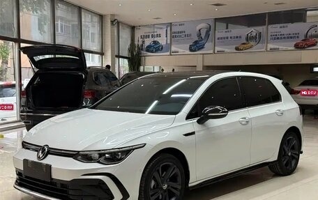 Volkswagen Golf VIII, 2023 год, 2 000 000 рублей, 1 фотография