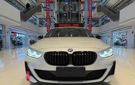 BMW 1 серия, 2022 год, 1 836 000 рублей, 2 фотография