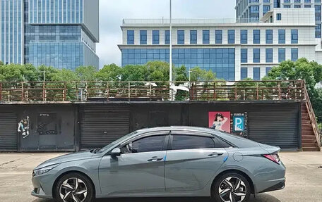 Hyundai Elantra, 2022 год, 1 670 000 рублей, 5 фотография
