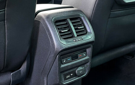 Volkswagen Tiguan II, 2020 год, 2 747 000 рублей, 19 фотография