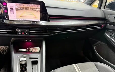 Volkswagen Golf VIII, 2023 год, 2 000 000 рублей, 6 фотография