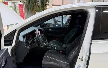 Volkswagen Golf VIII, 2023 год, 2 000 000 рублей, 2 фотография