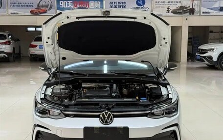 Volkswagen Golf VIII, 2023 год, 2 000 000 рублей, 11 фотография