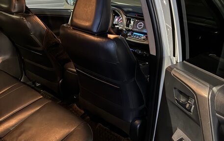 Toyota RAV4, 2018 год, 2 750 000 рублей, 9 фотография