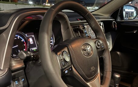 Toyota RAV4, 2018 год, 2 750 000 рублей, 8 фотография