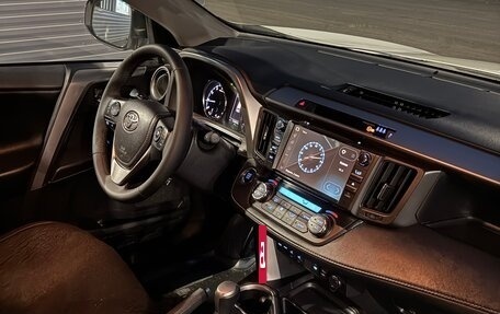 Toyota RAV4, 2018 год, 2 750 000 рублей, 6 фотография