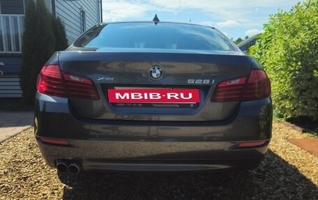 BMW 5 серия, 2015 год, 1 950 000 рублей, 4 фотография