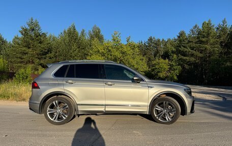 Volkswagen Tiguan II, 2018 год, 2 950 000 рублей, 3 фотография