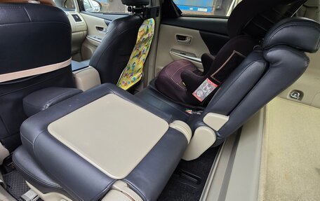 Toyota Prius v (+) I (ZVW40/41) рестайлинг, 2014 год, 1 440 000 рублей, 14 фотография