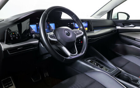 Volkswagen Golf VIII, 2021 год, 2 590 000 рублей, 17 фотография