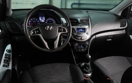 Hyundai Solaris II рестайлинг, 2015 год, 954 000 рублей, 6 фотография