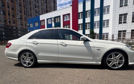 Mercedes-Benz E-Класс, 2010 год, 1 850 000 рублей, 3 фотография