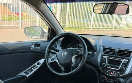 Hyundai Solaris II рестайлинг, 2016 год, 490 000 рублей, 8 фотография