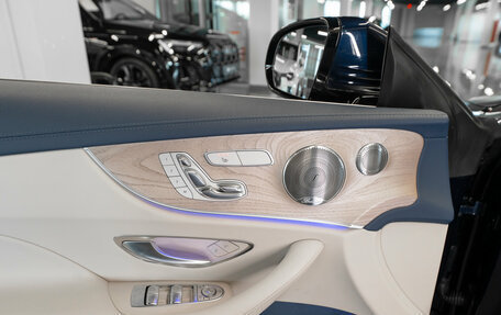 Mercedes-Benz E-Класс, 2018 год, 3 390 000 рублей, 15 фотография