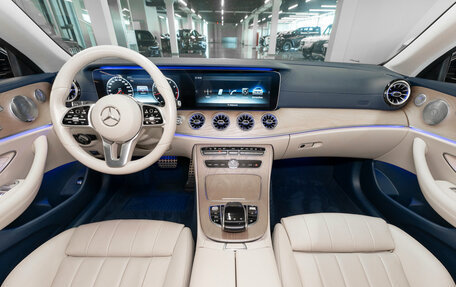 Mercedes-Benz E-Класс, 2018 год, 3 390 000 рублей, 8 фотография