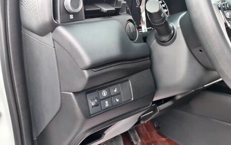Honda Vezel, 2023 год, 1 750 000 рублей, 9 фотография