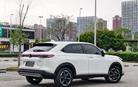 Honda Vezel, 2023 год, 1 750 000 рублей, 3 фотография