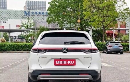 Honda Vezel, 2023 год, 1 750 000 рублей, 13 фотография
