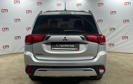 Mitsubishi Outlander III рестайлинг 3, 2016 год, 1 299 000 рублей, 5 фотография