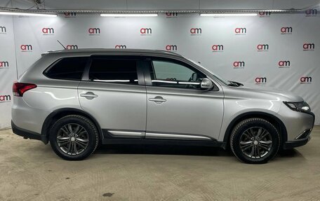 Mitsubishi Outlander III рестайлинг 3, 2016 год, 1 299 000 рублей, 8 фотография
