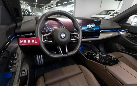 BMW 5 серия, 2024 год, 6 550 000 рублей, 7 фотография