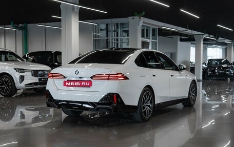 BMW 5 серия, 2024 год, 6 550 000 рублей, 4 фотография