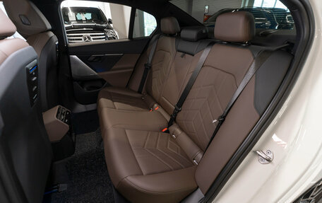 BMW 5 серия, 2024 год, 6 550 000 рублей, 14 фотография